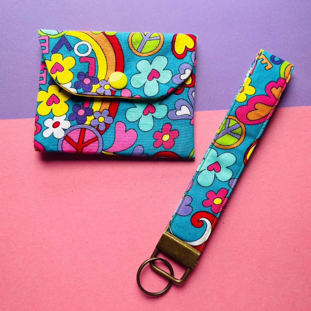 Funky 60s inspired purse and key fob wristlet gift set