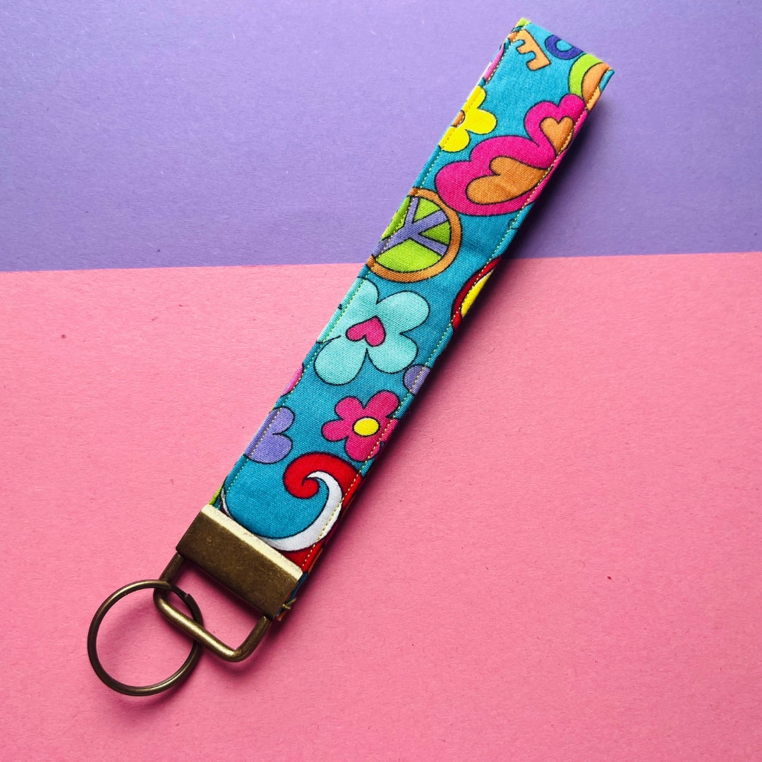 Funky 60s inspired purse and key fob wristlet gift set