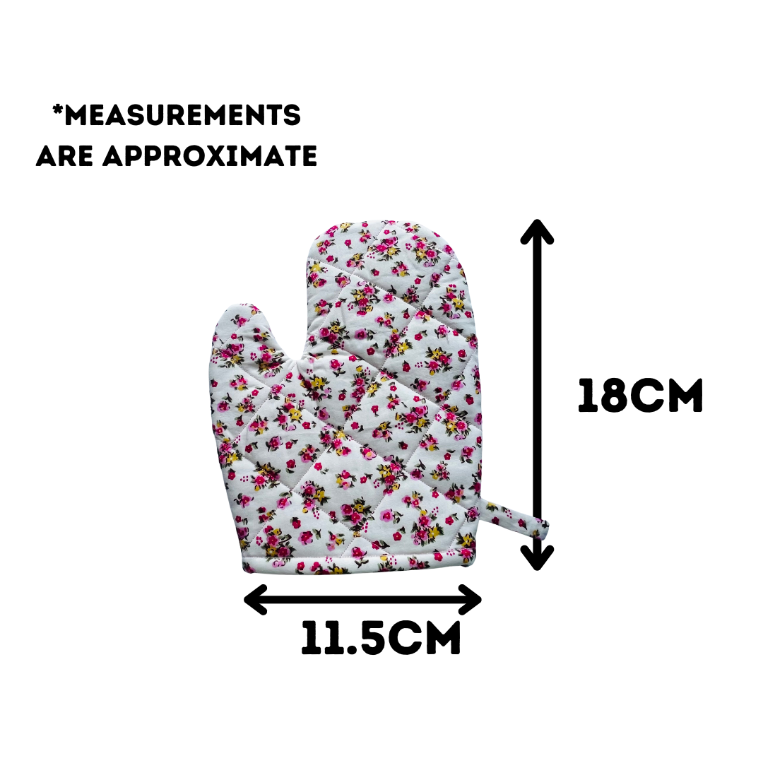 Oven Mitt size guide. Length 18cm width 11.5cm. Approximate.